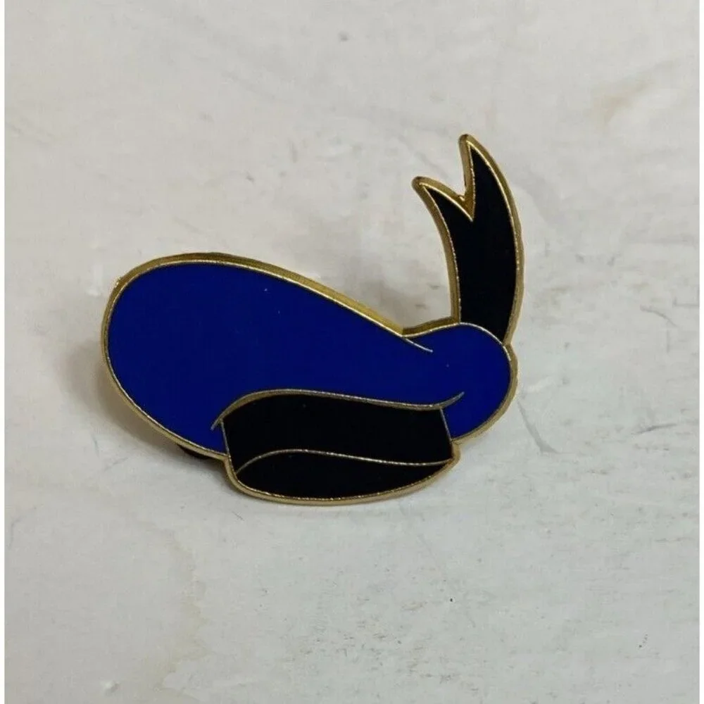Disney 2016 Hidden Mickey Trading Pin - Donald Duck Mystery Character Hat